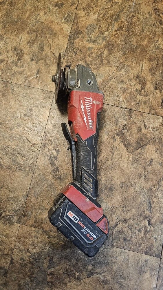 Milwaukee M18 Fuel Grinder With 5.0 Battery