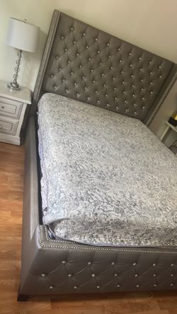Queen bedroom set