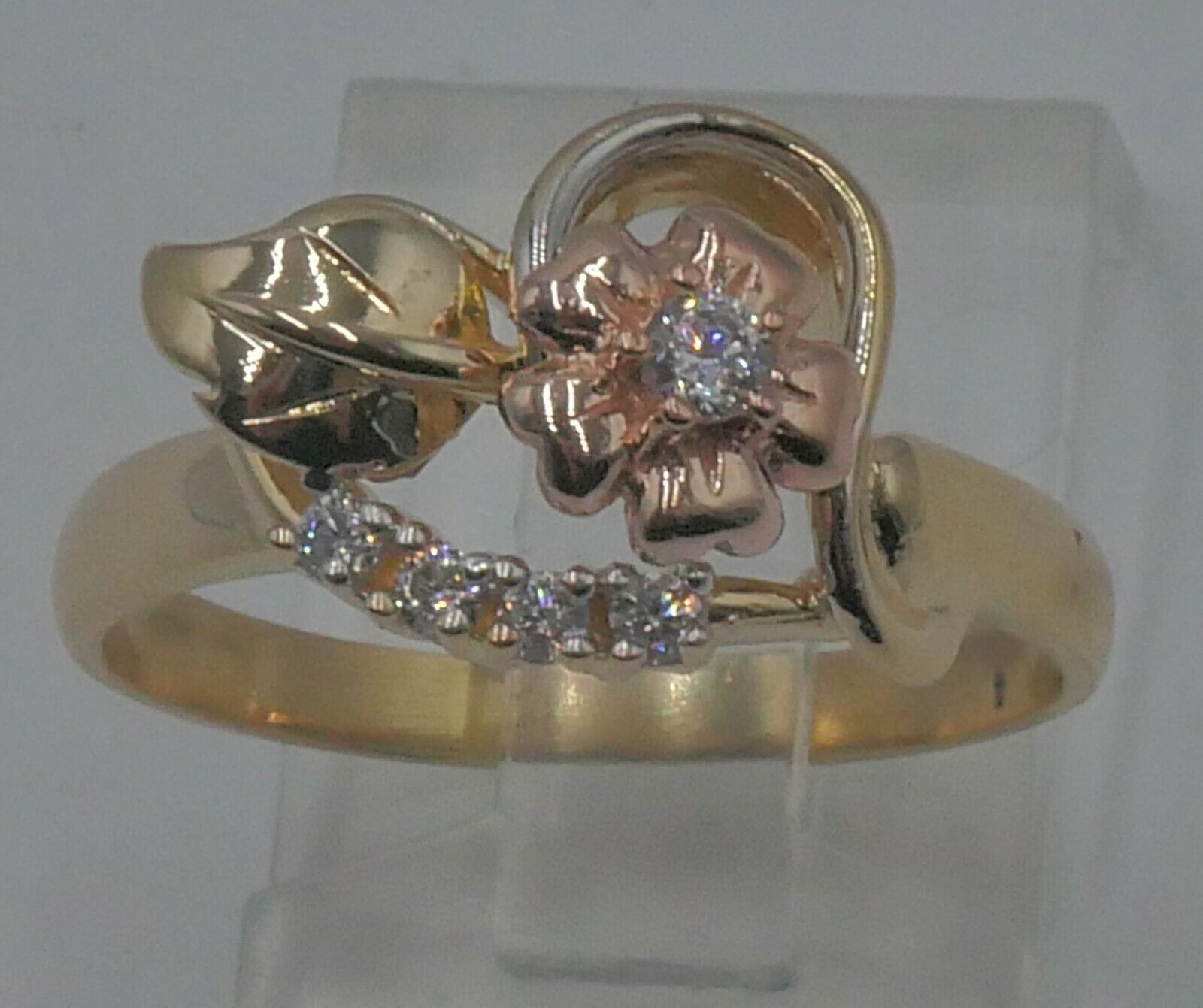 14KT TWO TONE YELLOW AND ROSE GOLD FLOWER DESIGN RING SIZE 8.5 3.8 GRAMS W CZ. 860756-1.
