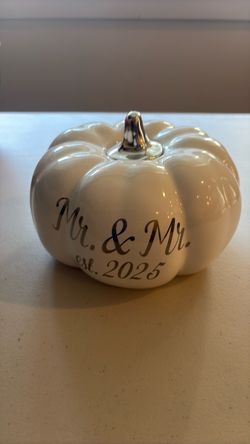 Brand new Mr & Mr pumpkin