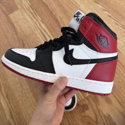 Jordan 1 Retro Black Toe (GS)