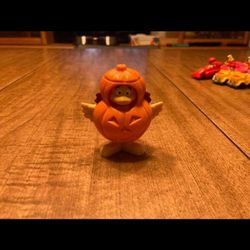 Birdie Pumpkin Costume McDonald’s Happy Meal Toy (READ DESCRIPTION)