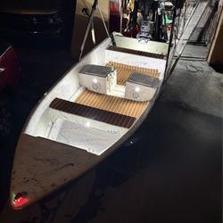 14’ Skiff Boat with Yamaha 25Hp 2 Stroke Trailer Included 