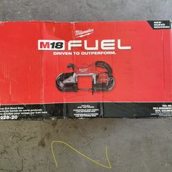 Milwaukee Deep Cut Band Saw 