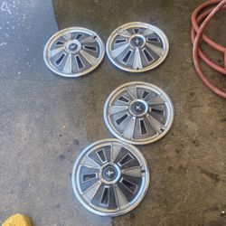 Mustang hubcaps