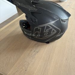 Troy lee helmet