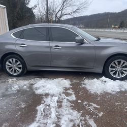 2011 Infiniti M