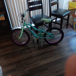 1 / 6
share-icon
Bikes
Kids' Bikes
Schwinn Deelite 20" Kids' Bike - Mint Green