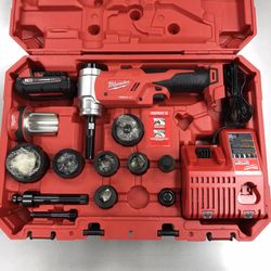 Milwaukee M18 Force Logic 18V 6T Knockout Tool Kit Model 2677-21     (27)