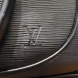 (Genuine) Louis Vuitton
Black Epi Leather Dhanura GM Bag