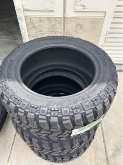 4 tires 33x12.50-20 $700