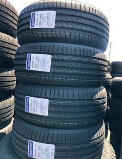 215/45ZR17 Maxtrek Set Of 4 New Tires