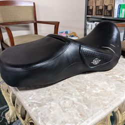 Harley-Davidson Roadking Seat w Passenger Seat