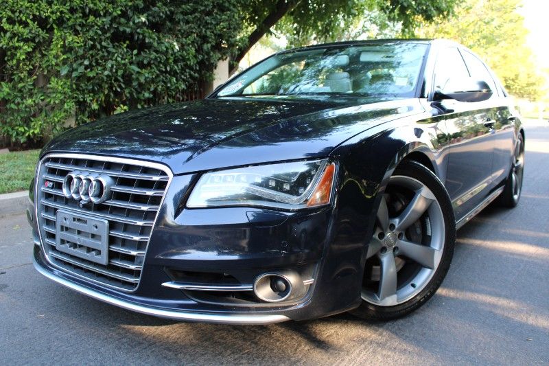 2013 Audi S8