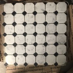 Four Pieces square foot marble tile