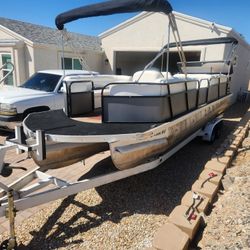 2002 Playcraft 2600 Tritoon