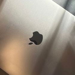 MAC BOOK 13 -inch 2020 M1