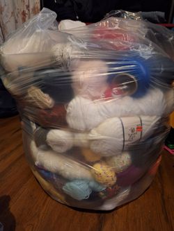 Very Large Bag Of Yarn Mix Kinds Over 100 Or More In The Bag