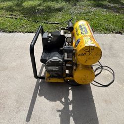 Campbell Hausfeld 4gl air compressor 