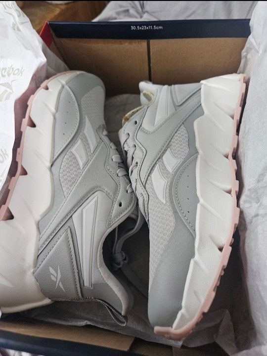 Reebok Vizome (7.5) Women's