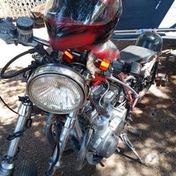 Kawasaki K Z .https://offerup.co/faYXKzQFnY?$deeplink_path=/redirect/ 82