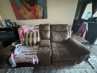2 seat recliner and coffee table set