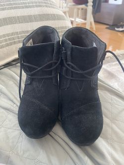 Toms Suede wedge Booties Size 8