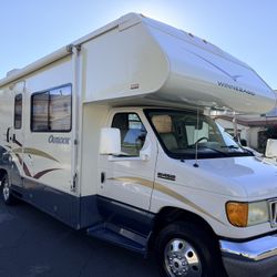 2006 Double Slide Winnebago Class C  