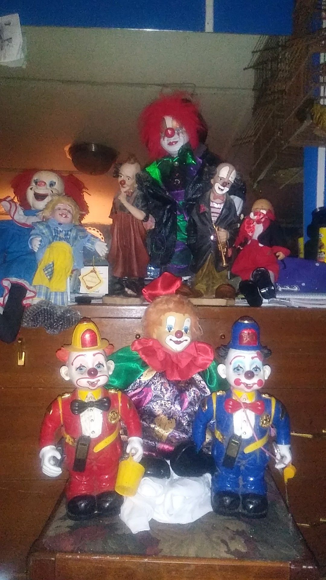 Assorted clown collectoon