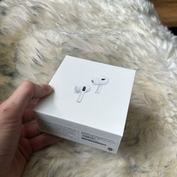 airpods pro 2nd generation with charging case