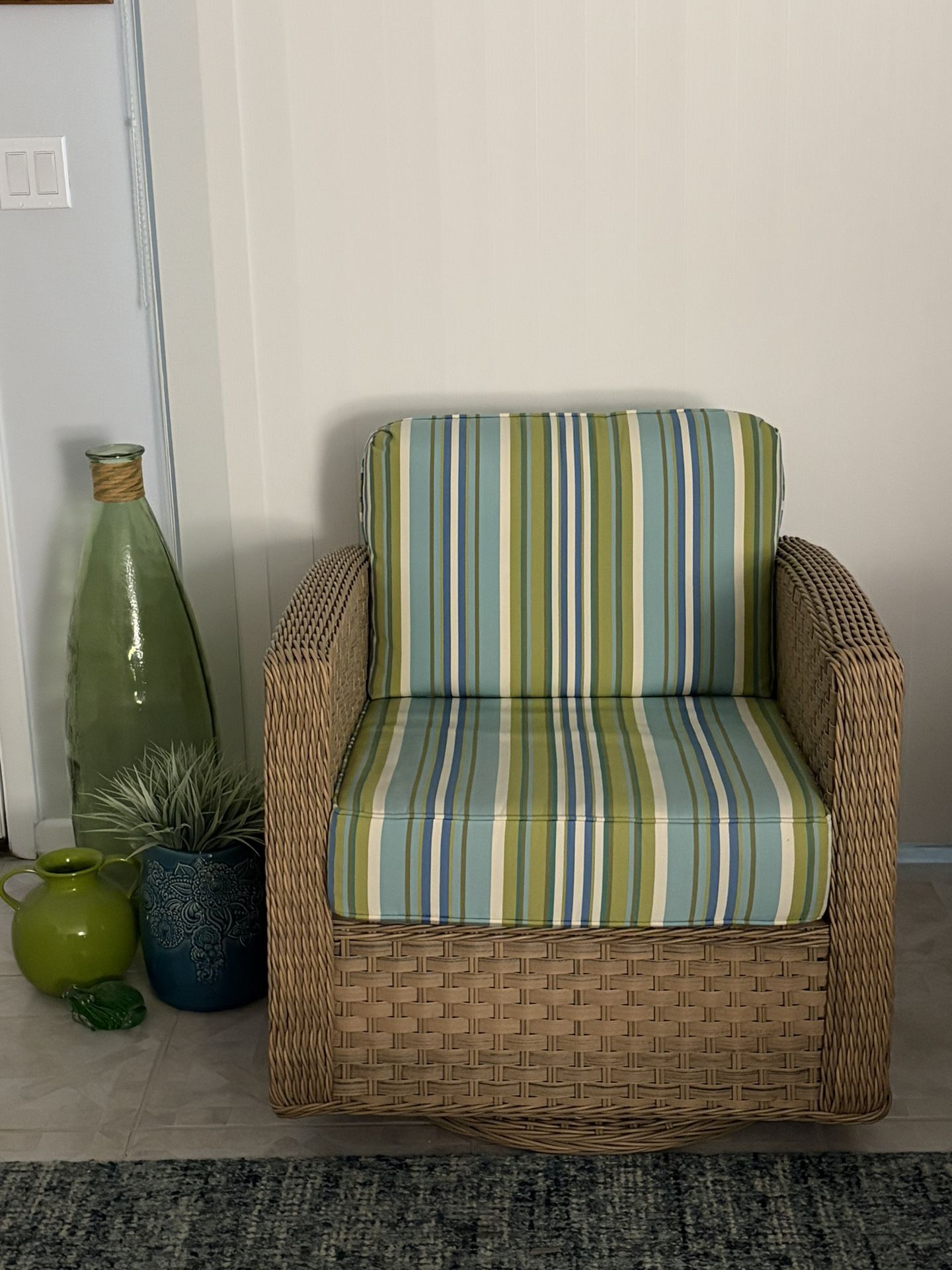 4Seasons Outdoor Arm Chair - Swivel/glider