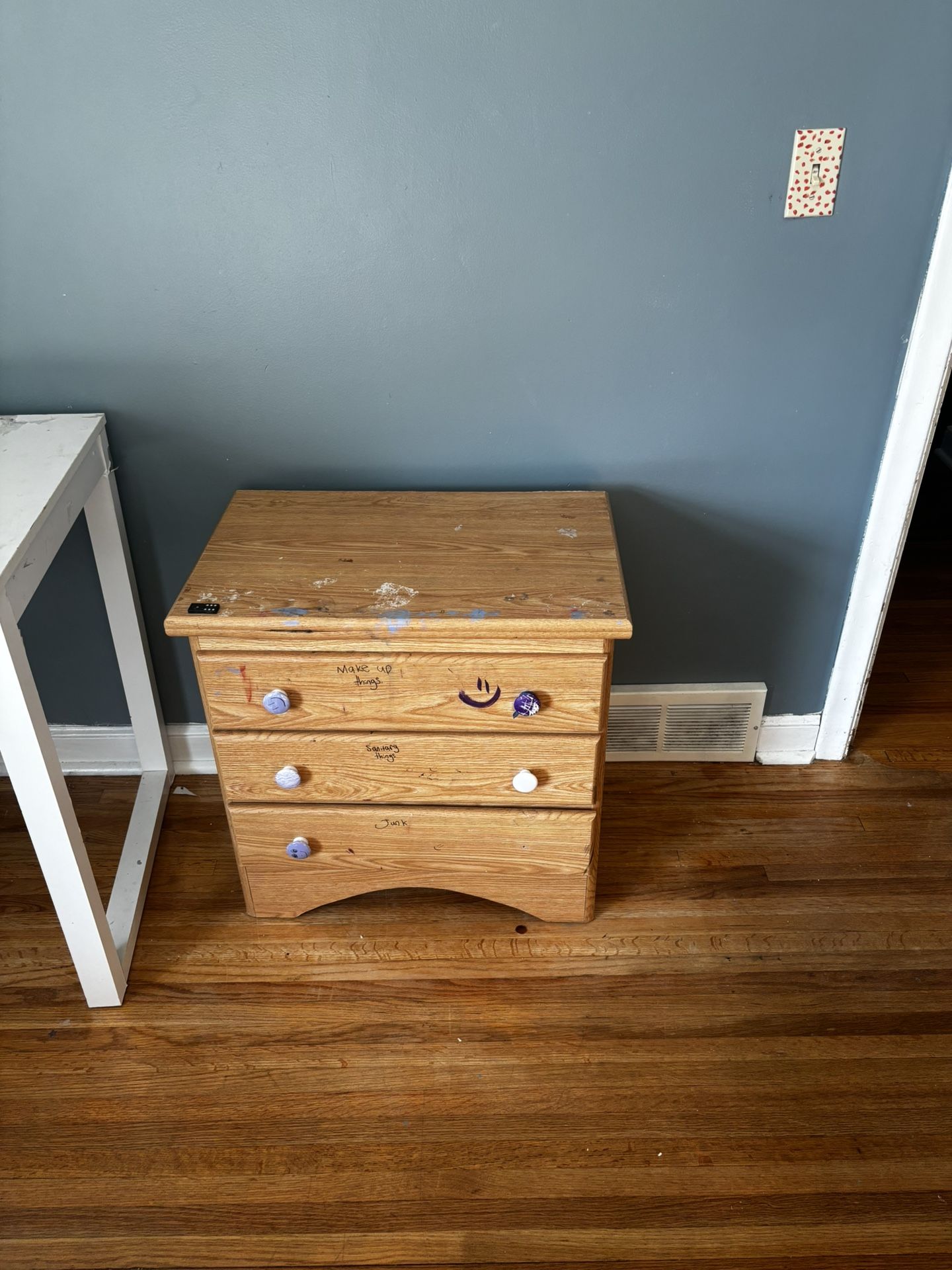 Dresser Night Stand Book Stand
