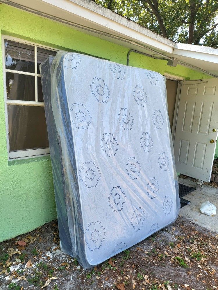 NEW QUEEN MATTRESS AND BOX SPRING -- Also Available In All Sizes.