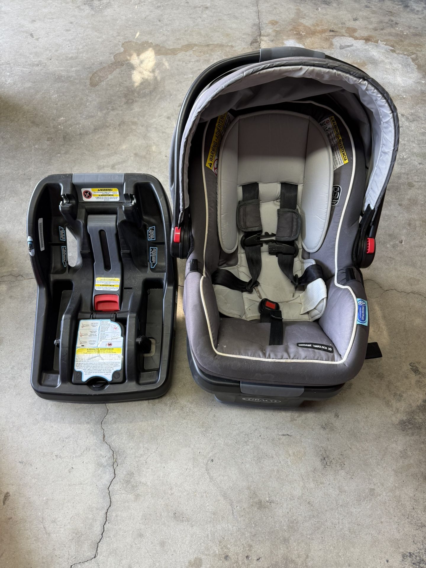 Graco Snugride Snuglock 35 Car seat + Base