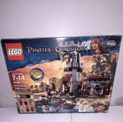 LEGO Pirates Caribbean Whitecap Bay 4194 Complete Set Box Minifigures 746 Pieces