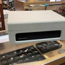 Crosley Voyage Bluetooth Portable Turntable 