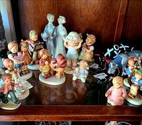 A Lot of Family of Figurines (14)- Hummel, Lladro, Cows on Parade, Memories of Yesterday with Boxes