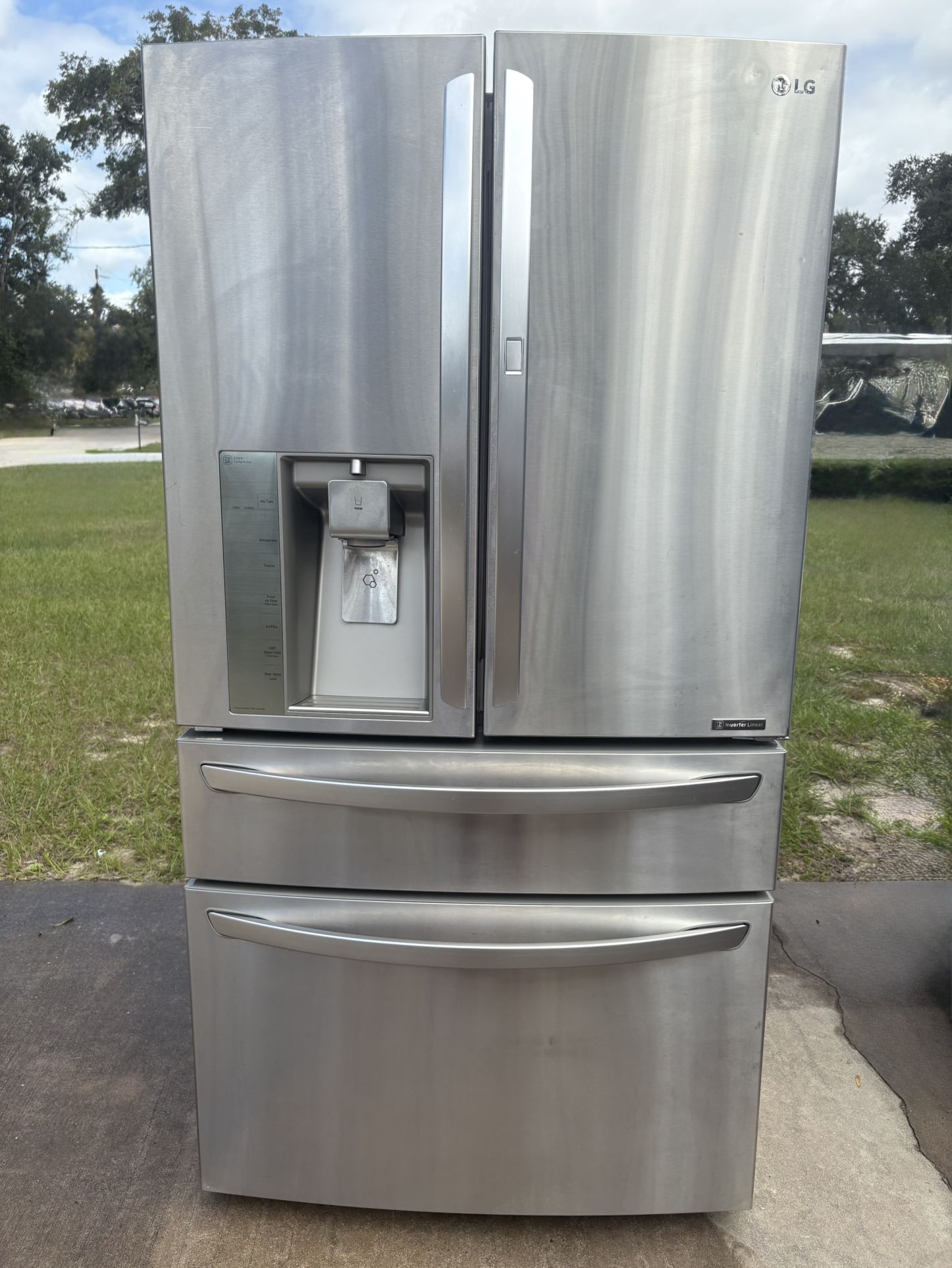 Lg 4 Door Refrigerator Works Great-30 DAY WARRANTY (delivery Available )