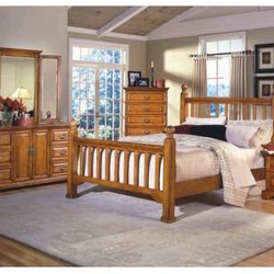 Solid Oak Bedroom Set – $400