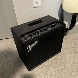 Fender Mustang LT25 amp