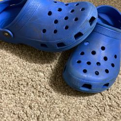 Crocs Size J 6