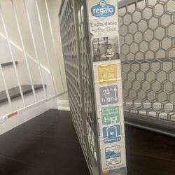 Regalo Pressure Mounted Baby Gates