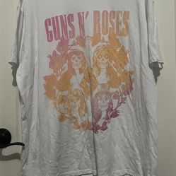 Women’s Guns n Roses tee shirt 