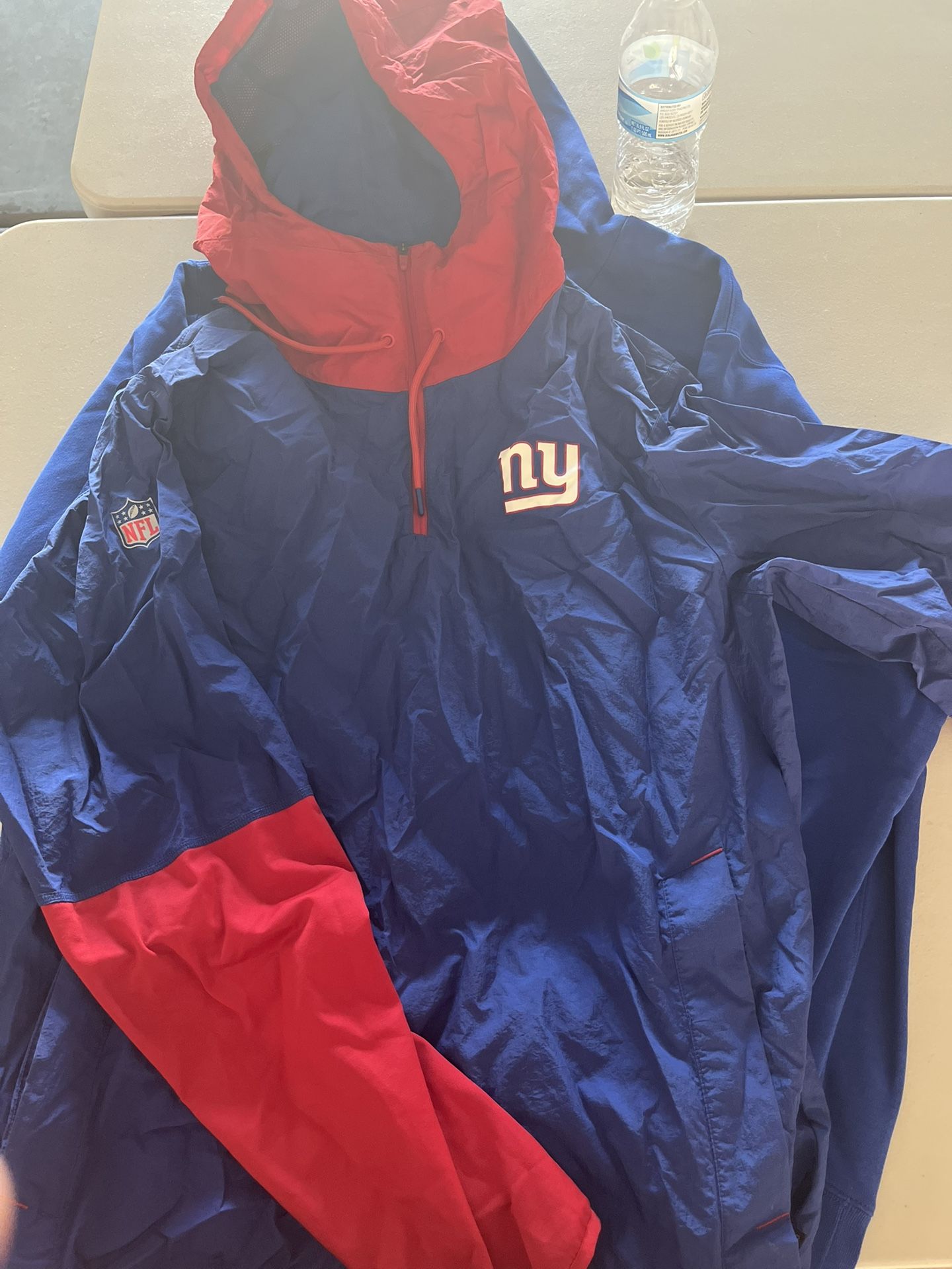 NFL New York Giants Team Issued Windbreaker