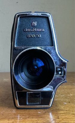 Bell & Howell 670 XL Super 8 Movie Camera Non-Reflex Black Film Format UNTESTED