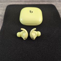Beats Fit Pro True Wireles Earbuds Volt Yellow 100$