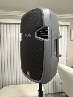 JBL EON 315 powered speaker with stand