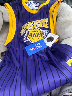 New Lakers James jersey sold out new NBA with tags
