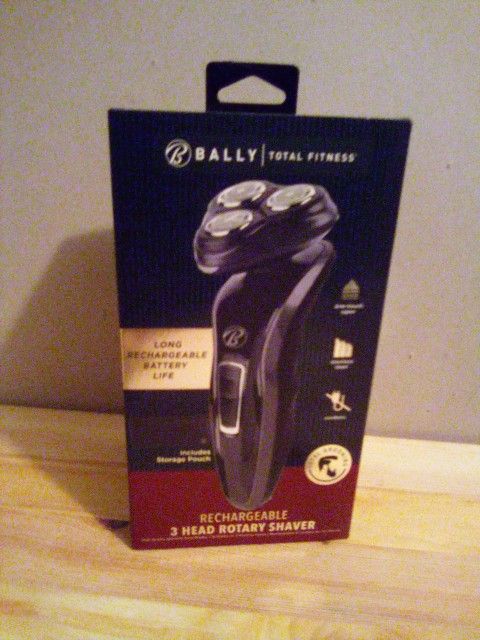 Bally Total Fitness Rechargeable 3 Head Rotary Shaver For Men