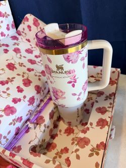 Flower 🌸 Stanley 40 oz tumbler